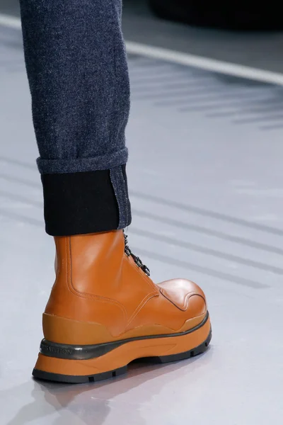 Look 35